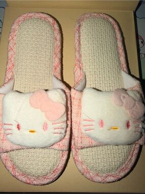 💗NWOT Hello Kitty Slippers size 9/10 several options see pictures
